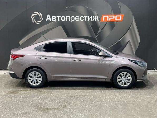 Hyundai Solaris II Рестайлинг с пробегом 2021 года, цена 1 690 000 рублей, 44900 км, седан, Автокод Объявления