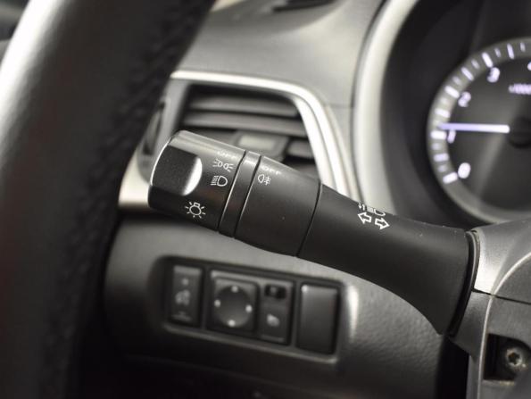 Nissan Tiida II с пробегом 2015 года, цена 999 900 рублей, 129871 км, хэтчбек, Автокод Объявления
