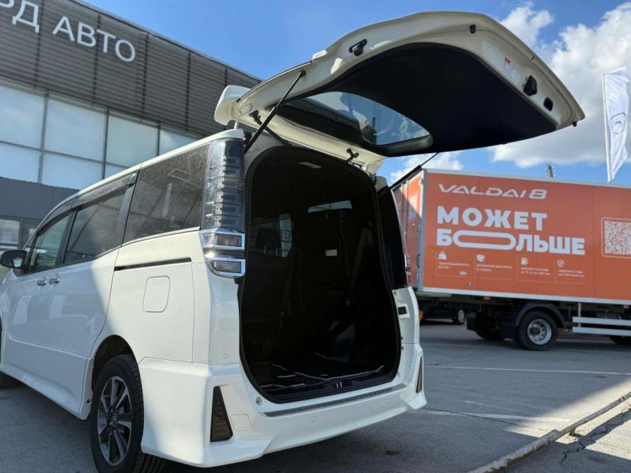 Toyota Noah III (R80) Рестайлинг Омск  - изображение 38