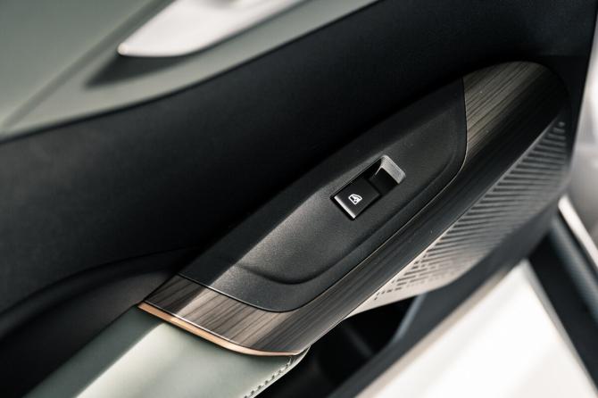 Changan Lamore с пробегом 2024 года, цена 2 019 000 рублей, 22066 км, седан, Автокод Объявления
