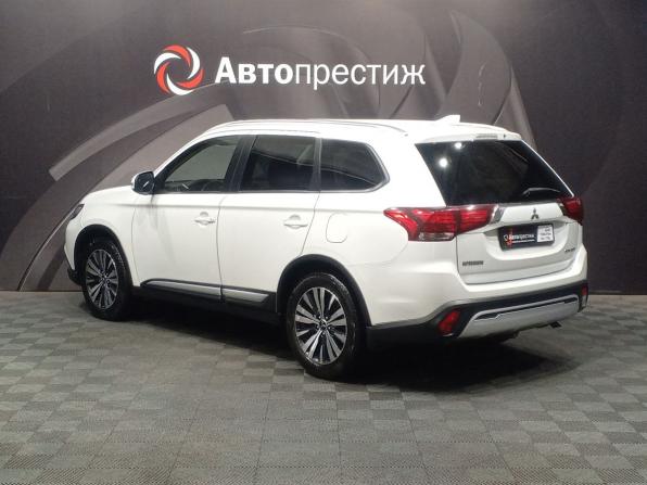 Mitsubishi Outlander III Рестайлинг 3 с пробегом 2019 года, цена 1 625 000 рублей, 188000 км, внедорожник, Автокод Объявления