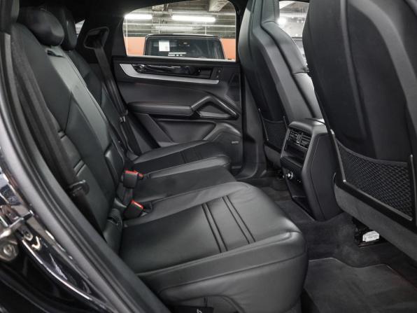 Porsche Cayenne III Рестайлинг с пробегом 2024 года, цена 14 898 000 рублей, 34331 км, внедорожник, Автокод Объявления