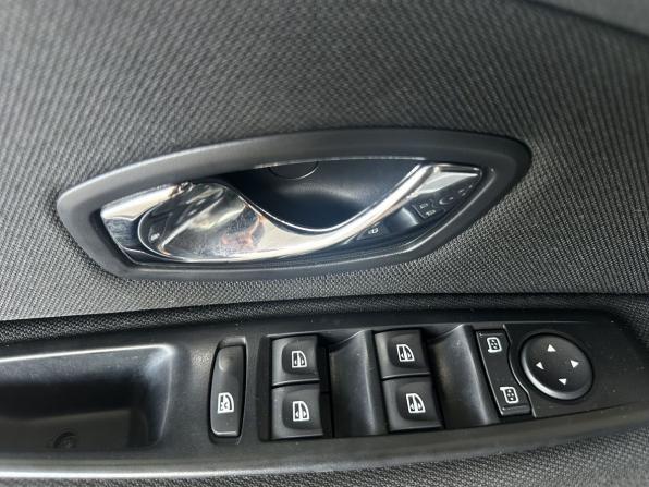 Renault Fluence I Рестайлинг с пробегом 2013 года, цена 699 000 рублей, 192400 км, седан, Автокод Объявления