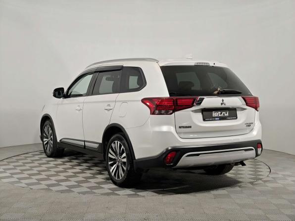 Mitsubishi Outlander III Рестайлинг 3 с пробегом 2019 года, цена 1 869 000 рублей, 156104 км, внедорожник, Автокод Объявления