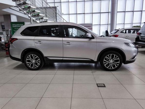 Mitsubishi Outlander III Рестайлинг 2 с пробегом 2017 года, цена 1 799 000 рублей, 145500 км, внедорожник, Автокод Объявления