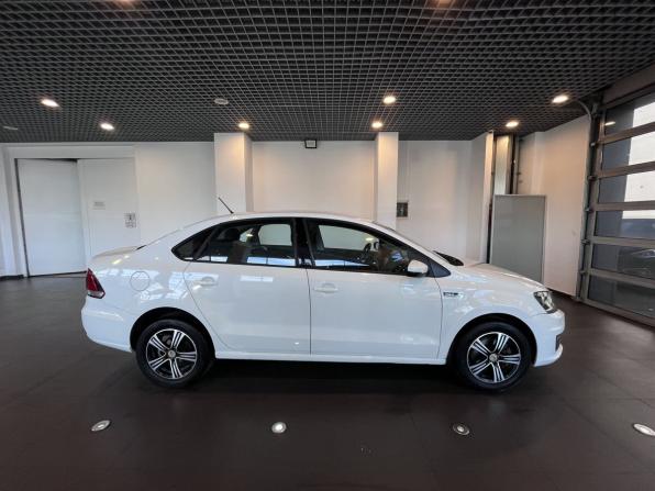 Volkswagen Polo V Рестайлинг с пробегом 2016 года, цена 1 360 000 рублей, 81500 км, седан, Автокод Объявления