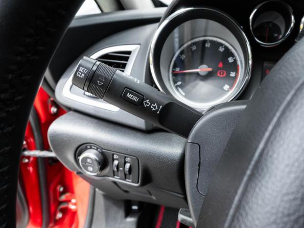Opel Astra J Рестайлинг с пробегом 2013 года, цена 870 000 рублей, 188554 км, хэтчбек, Автокод Объявления