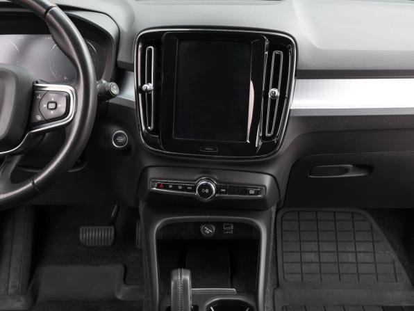 Volvo XC40 I с пробегом 2019 года, цена 2 997 000 рублей, 97000 км, внедорожник, Автокод Объявления