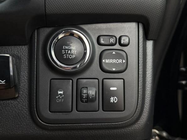 Toyota Wish II Рестайлинг с пробегом 2014 года, цена 1 300 000 рублей, 184881 км, минивэн, Автокод Объявления