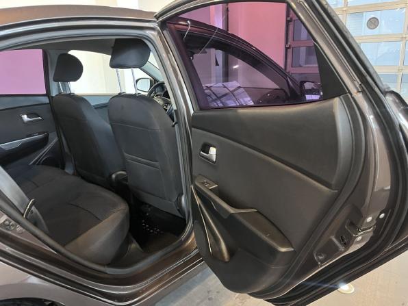 Kia Rio III Рестайлинг с пробегом 2015 года, цена 1 320 000 рублей, 93293 км, седан, Автокод Объявления