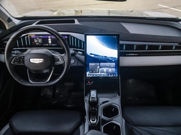 Geely Atlas II с пробегом 2024 года, цена 2 498 000 рублей, 63000 км, внедорожник, Автокод Объявления