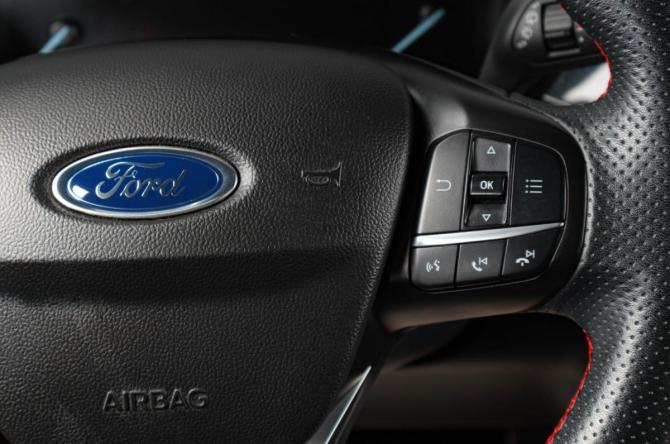 Ford Focus IV с пробегом 2020 года, цена 2 049 000 рублей, 132000 км, хэтчбек, Автокод Объявления