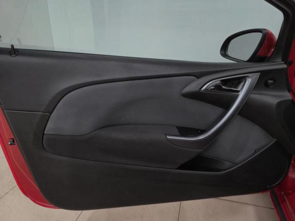 Opel Astra J Рестайлинг с пробегом 2012 года, цена 800 000 рублей, 213832 км, хэтчбек, Автокод Объявления
