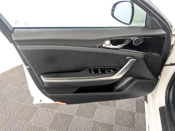 Kia Stinger I с пробегом 2018 года, цена 2 690 000 рублей, 93683 км, лифтбек, Автокод Объявления