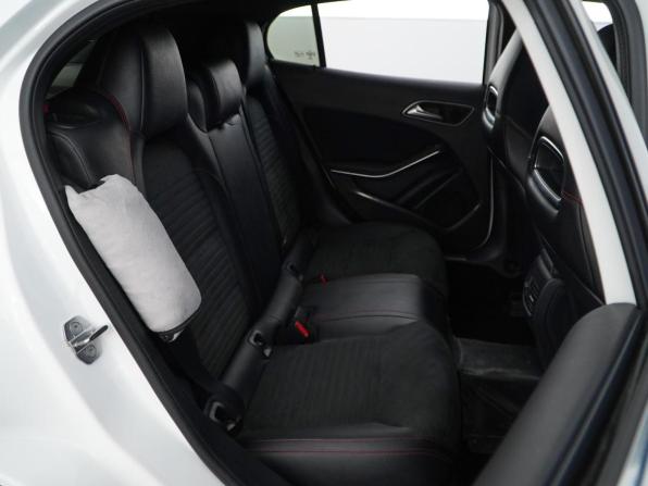 Mercedes-Benz GLA I (X156) Рестайлинг с пробегом 2018 года, цена 3 699 777 рублей, 37387 км, внедорожник, Автокод Объявления