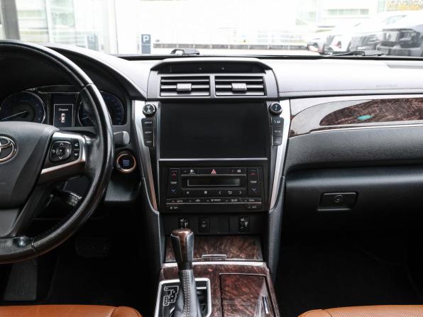 Toyota Camry VII (XV50) Рестайлинг 2 с пробегом 2017 года, цена 2 349 000 рублей, 125309 км, седан, Автокод Объявления