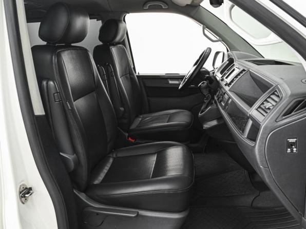 Volkswagen Caravelle T6 с пробегом 2015 года, цена 3 432 000 рублей, 231229 км, минивэн, Автокод Объявления