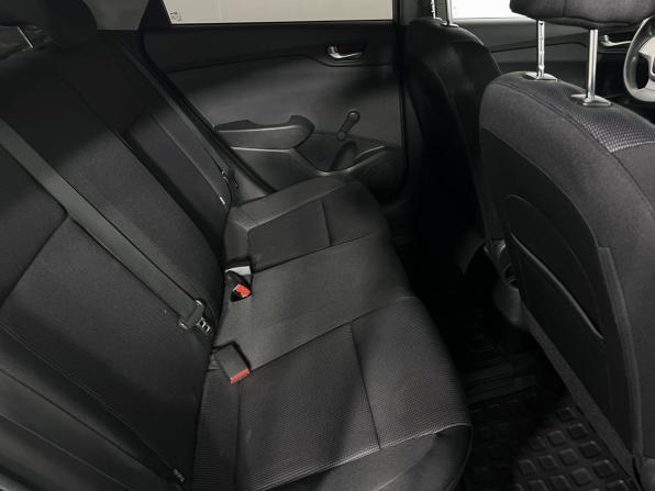 Hyundai Solaris II с пробегом 2017 года, цена 939 000 рублей, 216677 км, седан, Автокод Объявления