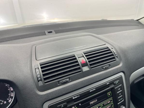 Skoda Octavia II (A5) Рестайлинг с пробегом 2012 года, цена 815 000 рублей, 198460 км, лифтбек, Автокод Объявления
