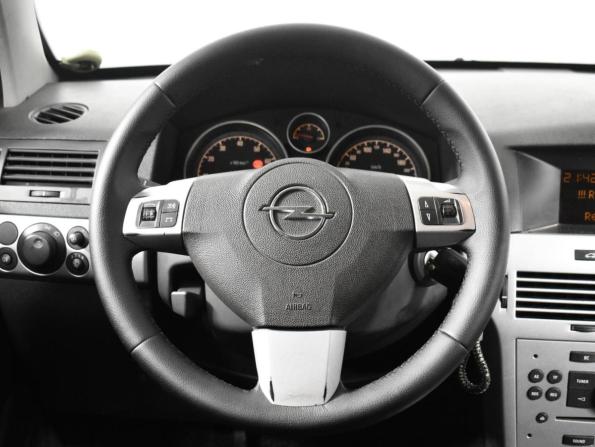 Opel Astra H Рестайлинг с пробегом 2012 года, цена 398 100 рублей, 360712 км, седан, Автокод Объявления