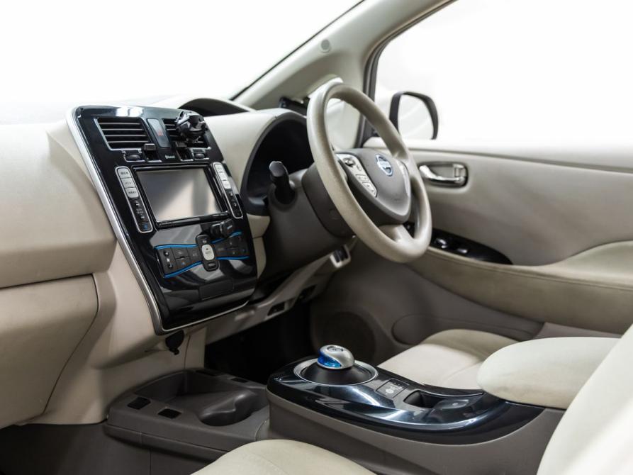 Nissan Leaf I (ZE0/AZE0) Волгоград  - изображение 35