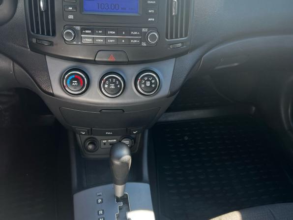 Hyundai Elantra IV (HD) с пробегом 2009 года, цена 740 000 рублей, 215000 км, седан, Автокод Объявления