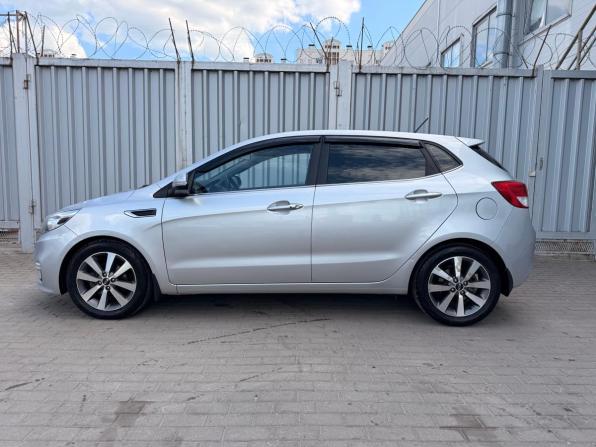 Kia Rio III Рестайлинг с пробегом 2015 года, цена 1 244 000 рублей, 199257 км, хэтчбек, Автокод Объявления
