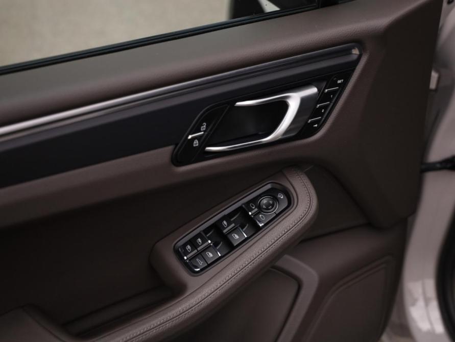 Porsche Macan I Рестайлинг Санкт-Петербург  - изображение 28
