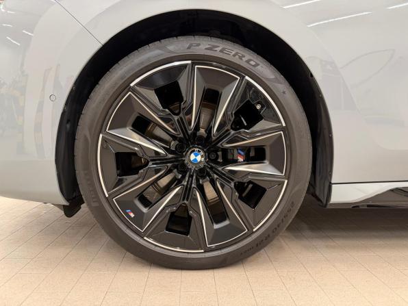 BMW 7 серии VII (G70) с пробегом 2023 года, цена 12 490 000 рублей, 46162 км, седан, Автокод Объявления