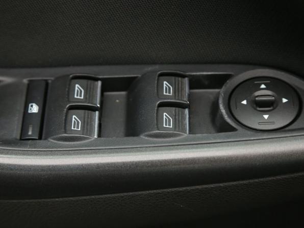 Ford Focus III Рестайлинг с пробегом 2015 года, цена 951 000 рублей, 147000 км, хэтчбек, Автокод Объявления