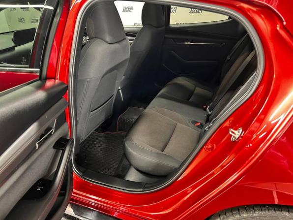 Mazda 3 IV (BP) с пробегом 2019 года, цена 1 612 000 рублей, 137464 км, хэтчбек, Автокод Объявления