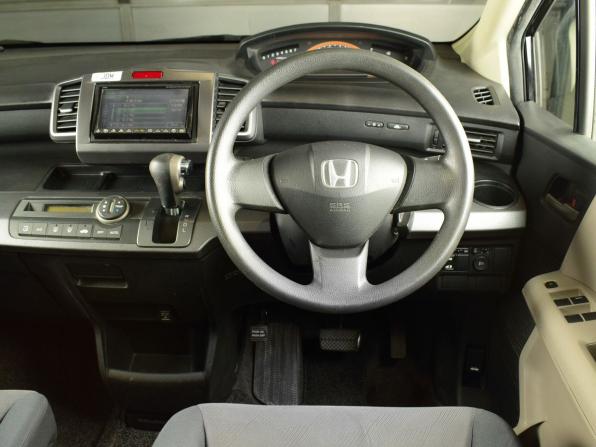 Honda Freed I с пробегом 2010 года, цена 999 995 рублей, 163159 км, компактвэн, Автокод Объявления