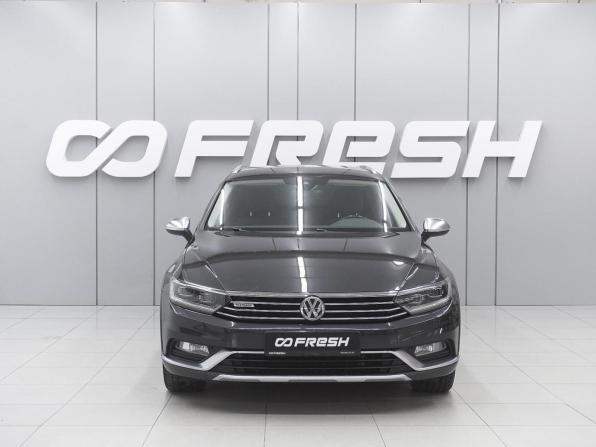 Volkswagen Passat B8 с пробегом 2019 года, цена 3 245 000 рублей, 112304 км, универсал, Автокод Объявления