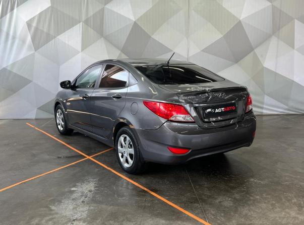 Hyundai Solaris I с пробегом 2013 года, цена 600 000 рублей, 238805 км, седан, Автокод Объявления