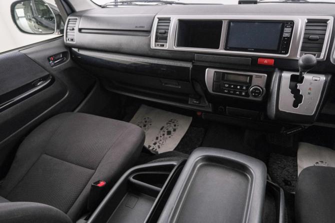 Toyota HiAce H200 Рестайлинг с пробегом 2014 года, цена 2 959 000 рублей, 330000 км, минивэн, Автокод Объявления