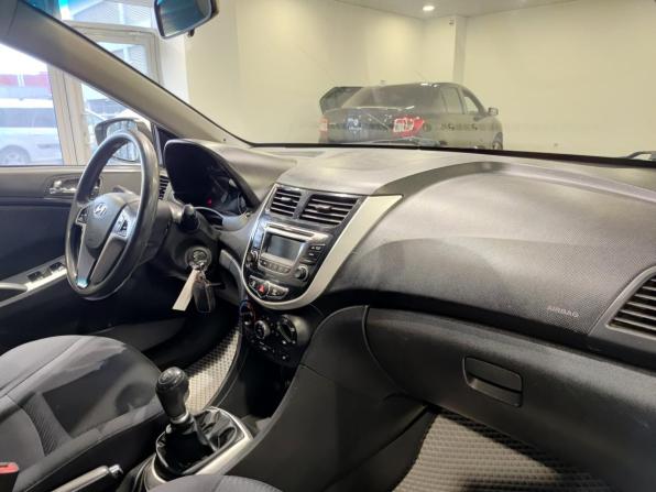 Hyundai Solaris I с пробегом 2014 года, цена 686 000 рублей, 210661 км, седан, Автокод Объявления