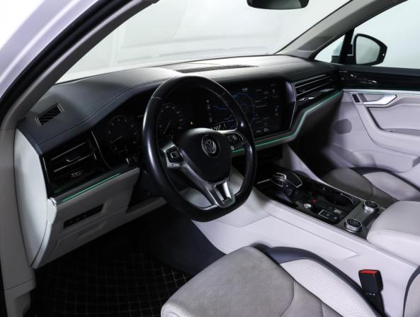 Volkswagen Touareg III с пробегом 2019 года, цена 4 390 000 рублей, 106823 км, внедорожник, Автокод Объявления