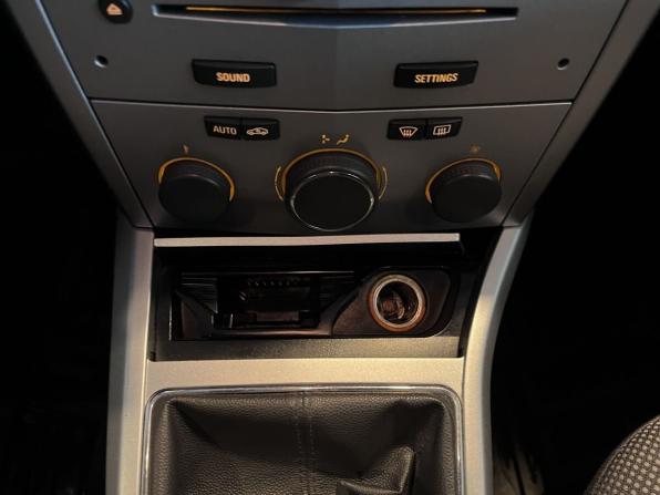 Opel Astra H Рестайлинг с пробегом 2012 года, цена 510 000 рублей, 243716 км, седан, Автокод Объявления