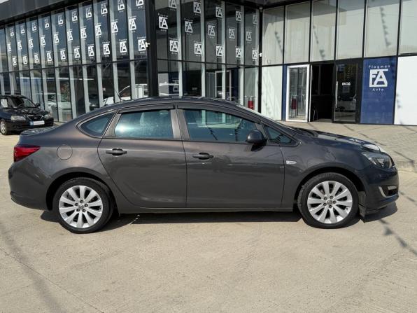 Opel Astra J Рестайлинг с пробегом 2012 года, цена 880 000 рублей, 117406 км, седан, Автокод Объявления