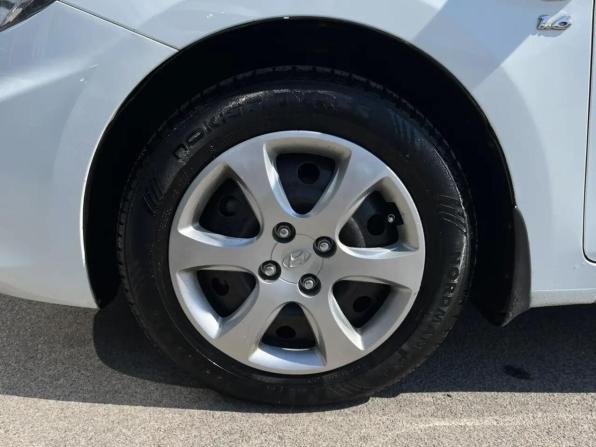 Hyundai Solaris I с пробегом 2012 года, цена 849 000 рублей, 185105 км, седан, Автокод Объявления
