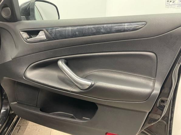 Ford Mondeo IV Рестайлинг с пробегом 2012 года, цена 665 000 рублей, 328000 км, седан, Автокод Объявления