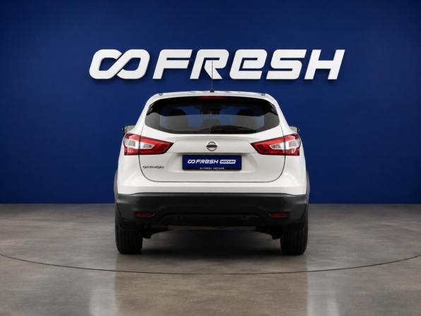 Nissan Qashqai II с пробегом 2016 года, цена 1 650 000 рублей, 92858 км, внедорожник, Автокод Объявления