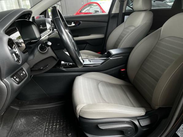 Kia K3 II (China Market) Рестайлинг с пробегом 2023 года, цена 2 020 000 рублей, 77815 км, седан, Автокод Объявления