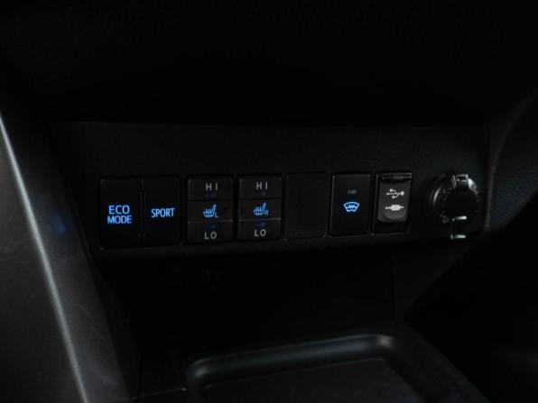 Toyota RAV4 IV (XA40) Рестайлинг с пробегом 2017 года, цена 2 299 000 рублей, 177669 км, внедорожник, Автокод Объявления