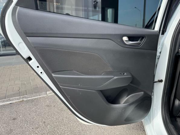 Hyundai Solaris II с пробегом 2019 года, цена 1 350 000 рублей, 98356 км, седан, Автокод Объявления