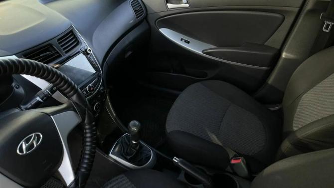 Hyundai Solaris I с пробегом 2013 года, цена 690 000 рублей, 156750 км, седан, Автокод Объявления