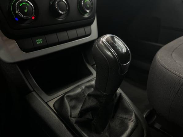 Skoda Yeti I с пробегом 2011 года, цена 729 900 рублей, 212095 км, внедорожник, Автокод Объявления