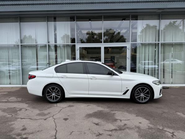 BMW 5 серии VII (G30/G31/G38) Рестайлинг с пробегом 2022 года, цена 4 260 999 рублей, 42632 км, седан, Автокод Объявления