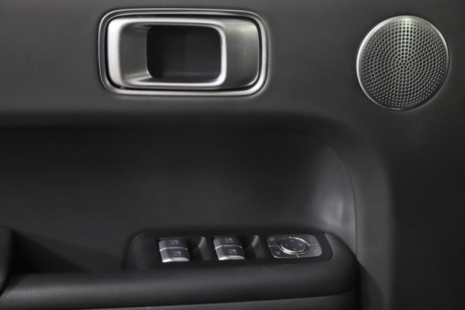 Li Auto (Lixiang) L9 I Рестайлинг с пробегом 2024 года, цена 7 099 000 рублей, 59110 км, внедорожник, Автокод Объявления
