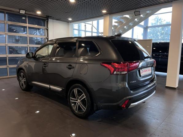 Mitsubishi Outlander III Рестайлинг 2 с пробегом 2017 года, цена 1 780 000 рублей, 169760 км, внедорожник, Автокод Объявления